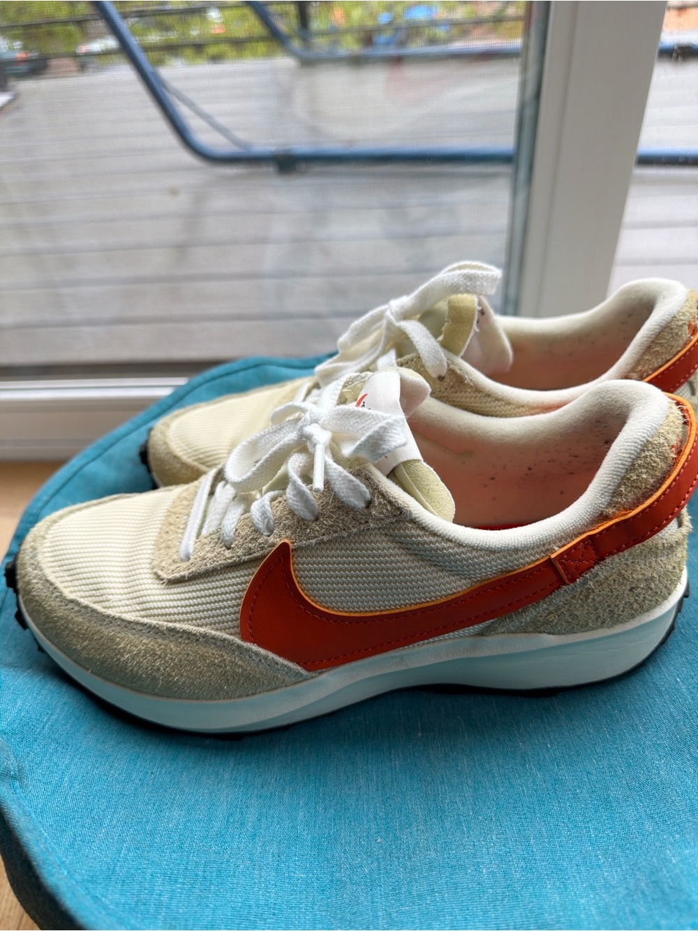 Nike Waffle Debut Sneakers Women’s 7.5 Cream Tan Orange Suede Mesh Running NWOT - Picture 2 of 9